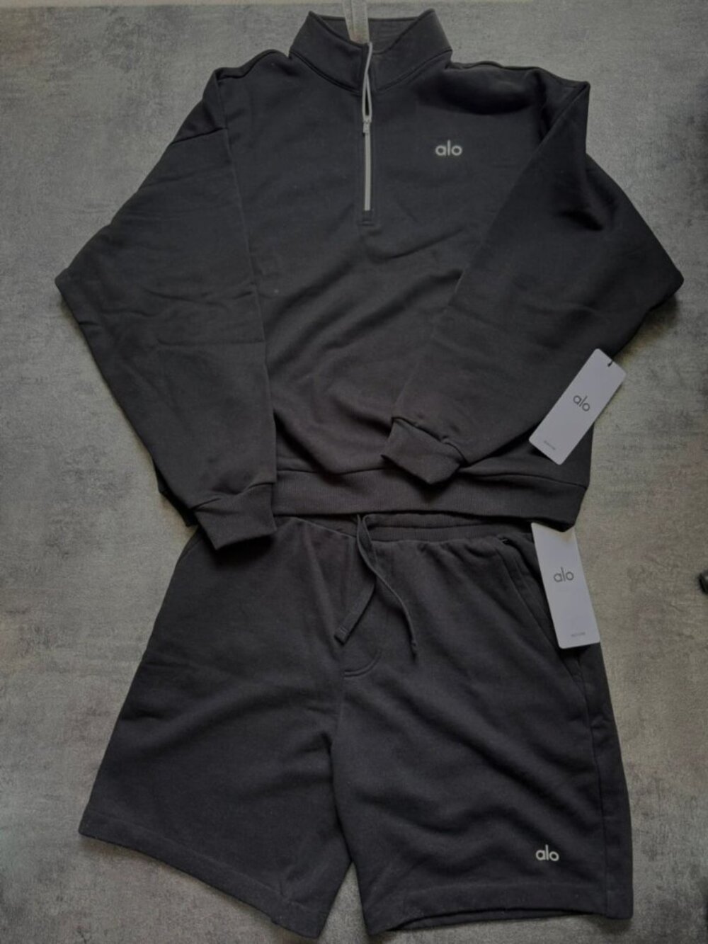 Alo Yoga 1/4 Zip Pullover & Shorts Set Black M